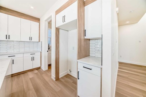 407 Rivercrest Road, Cochrane, AB - Indoor Photo Showing Kitchen