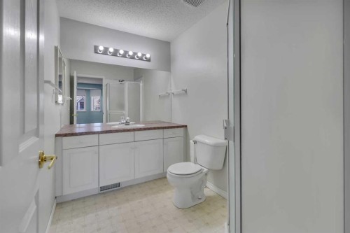 140 Valley Ridge Heights Nw, Calgary, AB - Indoor Photo Showing Bathroom