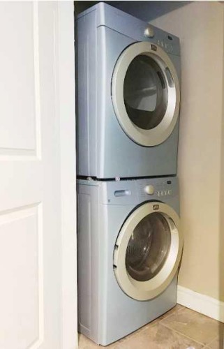 601-910 5 Avenue Sw, Calgary, AB - Indoor Photo Showing Laundry Room