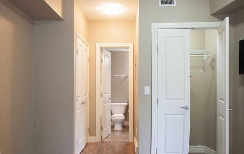 601-910 5 Avenue Sw, Calgary, AB - Indoor Photo Showing Bathroom