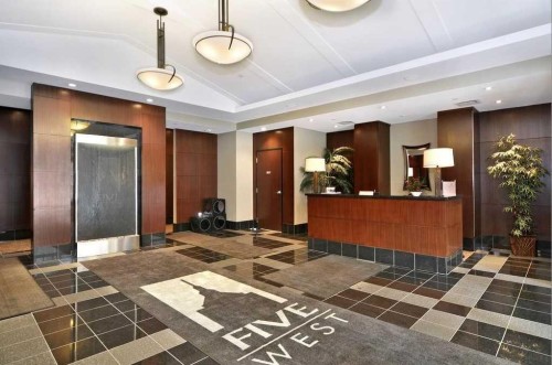 601-910 5 Avenue Sw, Calgary, AB - Indoor Photo Showing Other Room