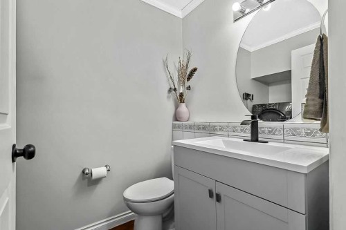 145 Harvest Glen Way Ne, Calgary, AB - Indoor Photo Showing Bathroom