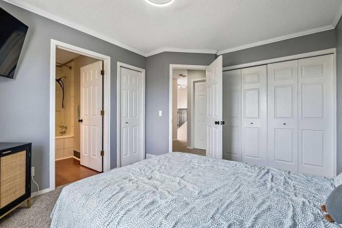 145 Harvest Glen Way Ne, Calgary, AB - Indoor Photo Showing Bedroom