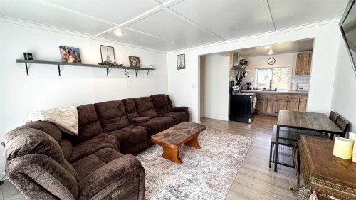 968 1 Avenue Ne, Sundre, AB - Indoor Photo Showing Living Room
