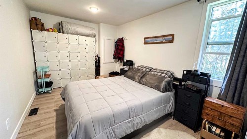 968 1 Avenue Ne, Sundre, AB - Indoor Photo Showing Bedroom