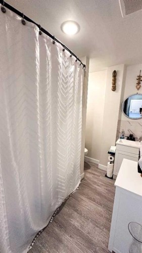 968 1 Avenue Ne, Sundre, AB - Indoor Photo Showing Bathroom