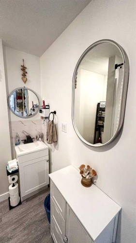 968 1 Avenue Ne, Sundre, AB - Indoor