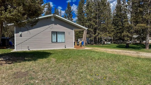 968 1 Avenue Ne, Sundre, AB - Outdoor
