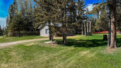 968 1 Avenue Ne, Sundre, AB - Outdoor