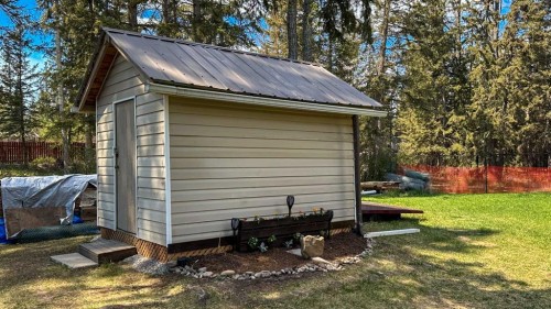 968 1 Avenue Ne, Sundre, AB - Outdoor