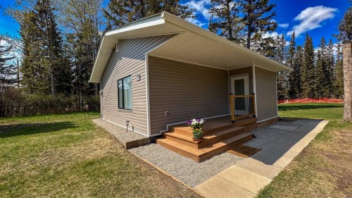 968 1 Avenue Ne, Sundre, AB - Outdoor