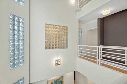 216 4 Avenue Ne, Calgary, AB - Indoor Photo Showing Other Room