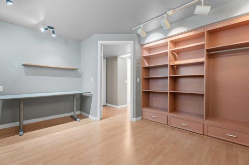 216 4 Avenue Ne, Calgary, AB - Indoor