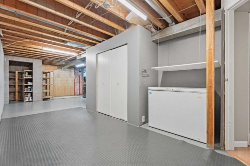 216 4 Avenue Ne, Calgary, AB - Indoor