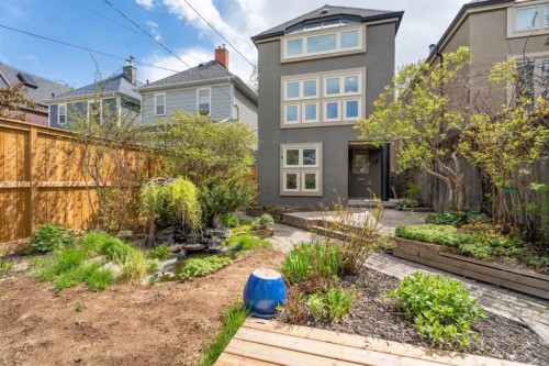 216 4 Avenue Ne, Calgary, AB - Outdoor