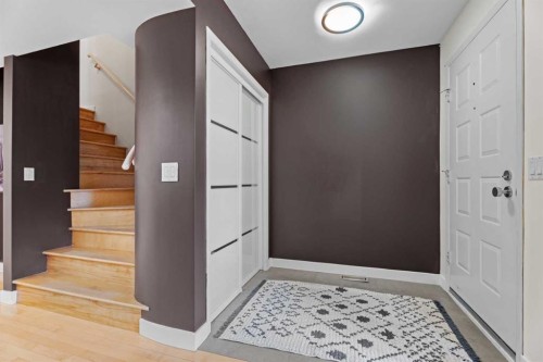 216 4 Avenue Ne, Calgary, AB - Indoor Photo Showing Other Room