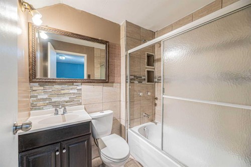 14 Martindale Mews Ne, Calgary, AB - Indoor Photo Showing Bathroom