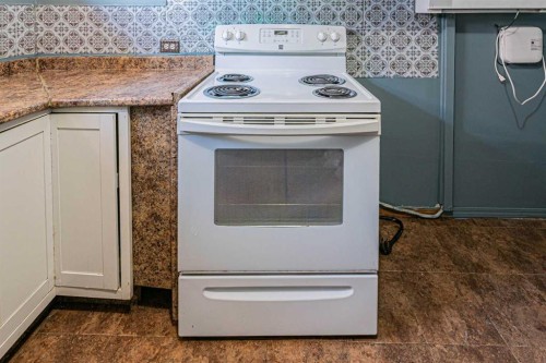 14 Martindale Mews Ne, Calgary, AB - Indoor Photo Showing Kitchen