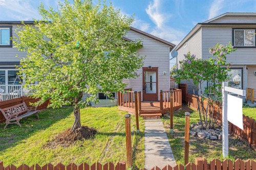 14 Martindale Mews Ne, Calgary, AB - Outdoor
