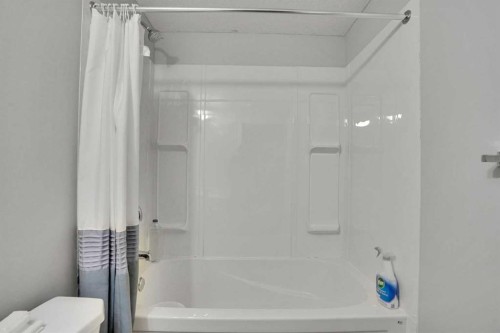 148 Savanna Close Ne, Calgary, AB - Indoor Photo Showing Bathroom