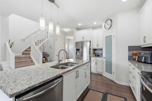 4 Panton Road Nw, Calgary, AB - Indoor Photo Showing Kitchen With Double Sink With Upgraded Kitchen