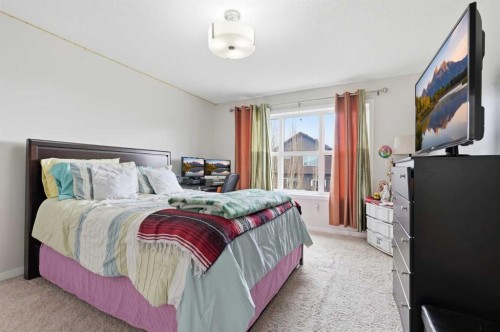 4 Panton Road Nw, Calgary, AB - Indoor Photo Showing Bedroom