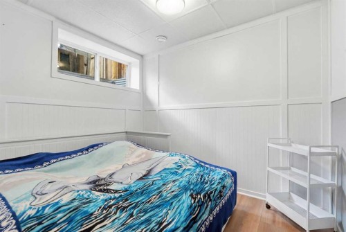 4 Panton Road Nw, Calgary, AB - Indoor Photo Showing Bedroom