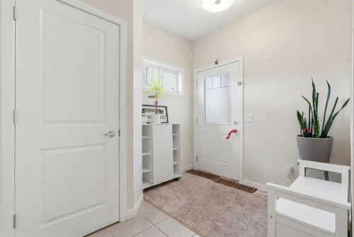 4 Panton Road Nw, Calgary, AB - Indoor Photo Showing Other Room