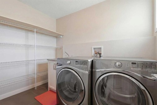 4 Panton Road Nw, Calgary, AB - Indoor Photo Showing Laundry Room