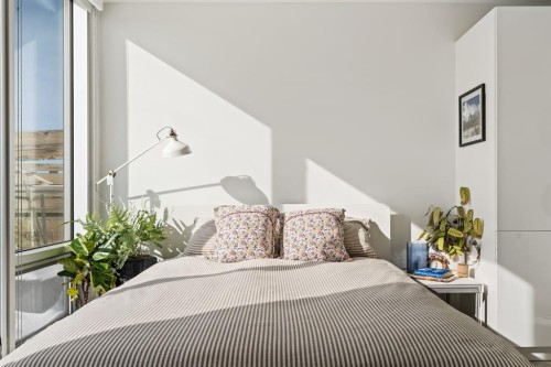 705-1020 9 Avenue Se, Calgary, AB - Indoor Photo Showing Bedroom