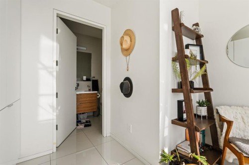 705-1020 9 Avenue Se, Calgary, AB - Indoor Photo Showing Other Room