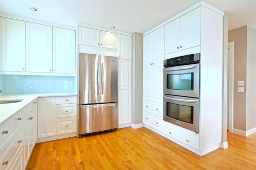 175 Brabourne Road Sw, Calgary, AB - Indoor Photo Showing Kitchen With Stainless Steel Kitchen