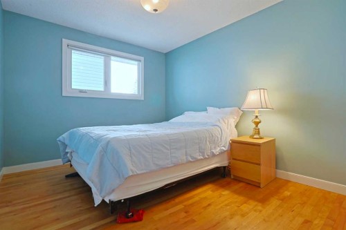 175 Brabourne Road Sw, Calgary, AB - Indoor Photo Showing Bedroom