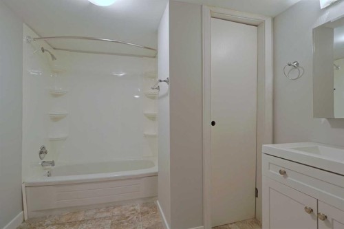 175 Brabourne Road Sw, Calgary, AB - Indoor Photo Showing Bathroom