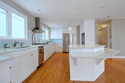 175 Brabourne Road Sw, Calgary, AB - Indoor Photo Showing Kitchen With Upgraded Kitchen