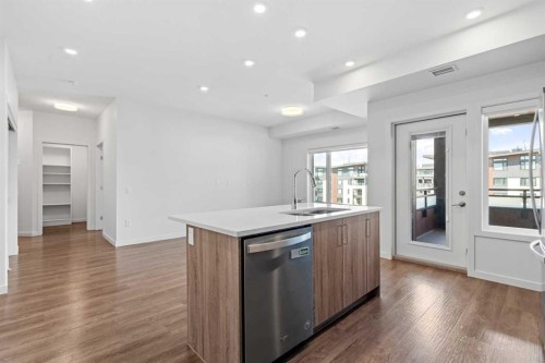 401-24 Mahogany Path Se, Calgary, AB - Indoor Photo Showing Kitchen