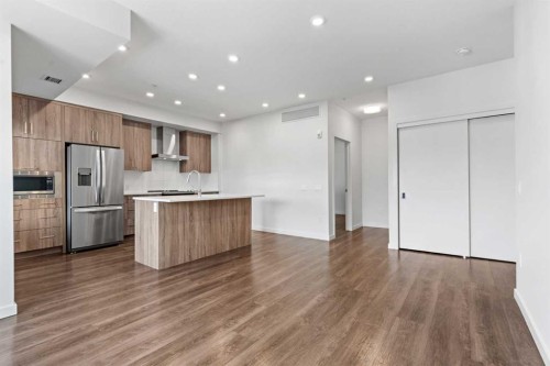401-24 Mahogany Path Se, Calgary, AB - Indoor Photo Showing Kitchen With Stainless Steel Kitchen