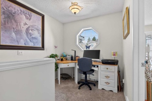 92 Hamptons Link Nw, Calgary, AB - Indoor Photo Showing Office