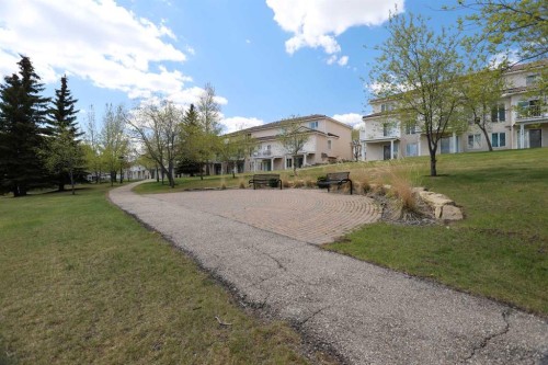 92 Hamptons Link Nw, Calgary, AB - Outdoor