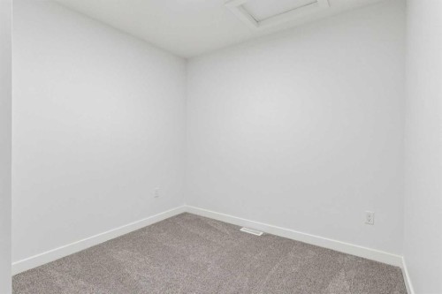202-95 Saddlecrest Circle Ne, Calgary, AB - Indoor Photo Showing Other Room