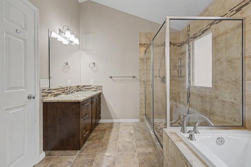 1206 19 Avenue Nw, Calgary, AB - Indoor Photo Showing Bathroom
