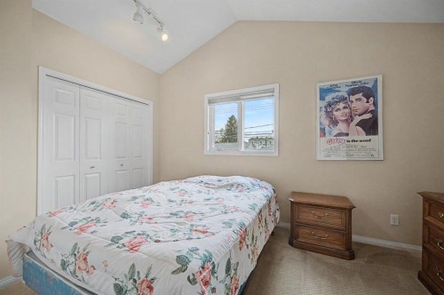 1206 19 Avenue Nw, Calgary, AB - Indoor Photo Showing Bedroom