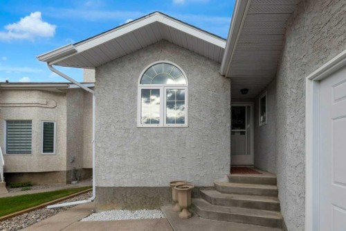 13A Westlynn Drive, Claresholm, AB - Outdoor With Exterior