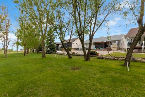 13A Westlynn Drive, Claresholm, AB - Outdoor