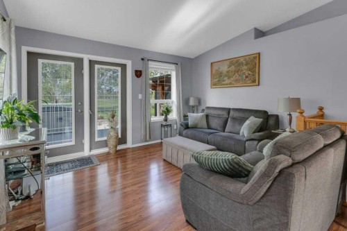 13A Westlynn Drive, Claresholm, AB - Indoor Photo Showing Living Room