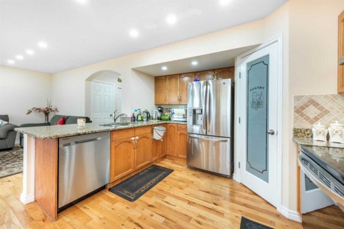 138 Panamount Crescent Nw, Calgary, AB - Indoor Photo Showing Kitchen With Stainless Steel Kitchen