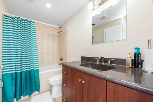 138 Panamount Crescent Nw, Calgary, AB - Indoor Photo Showing Bathroom