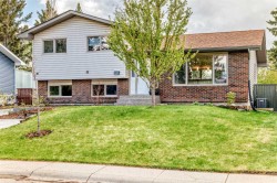 211 Oakridge Place SW Calgary, AB T2V 1V2