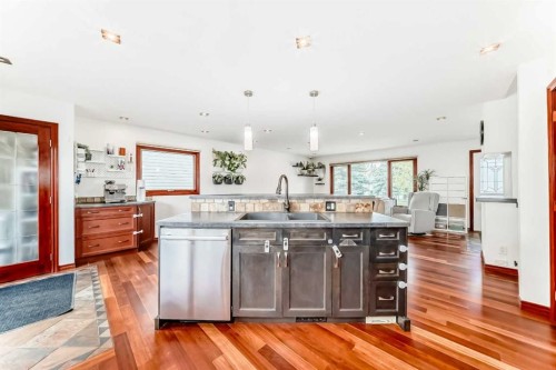211 Oakridge Place Sw, Calgary, AB 