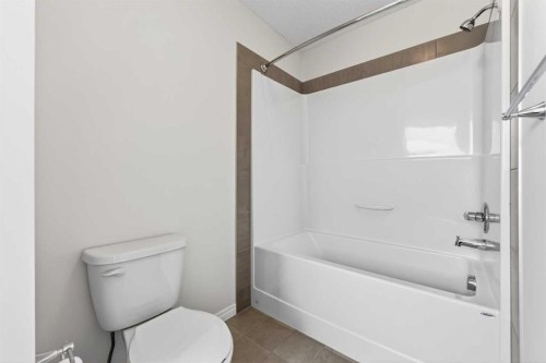 99 Buckskin Way, Cochrane, AB - Indoor Photo Showing Bathroom